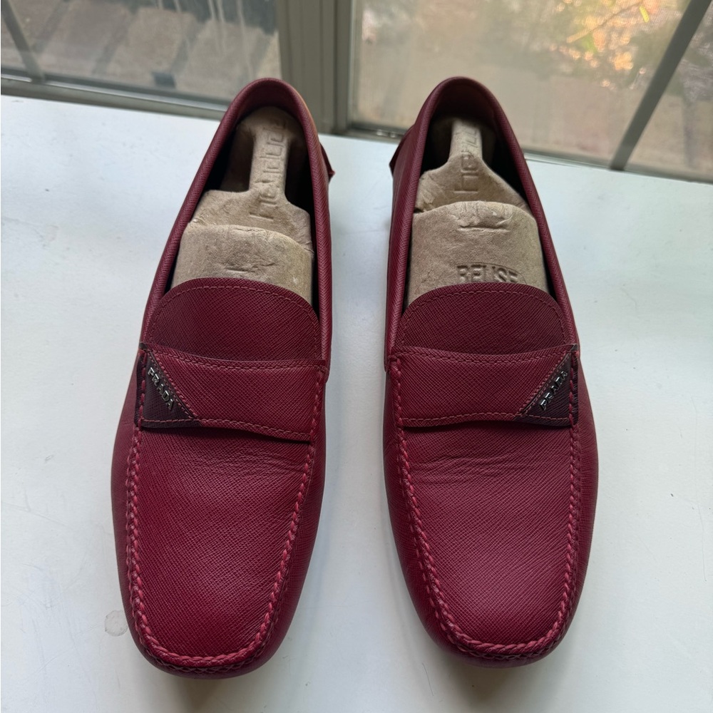 Prada loafers in mint condition. Size 10